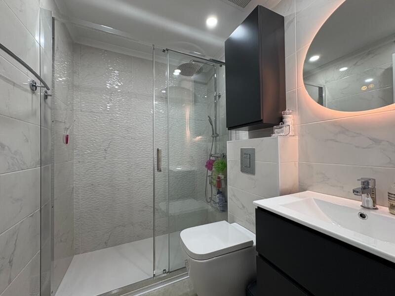 4 slaapkamer Appartement Te koop