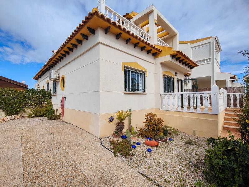 3 bedroom Townhouse for sale