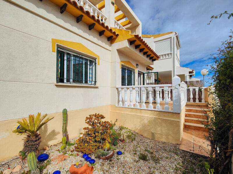 3 bedroom Townhouse for sale