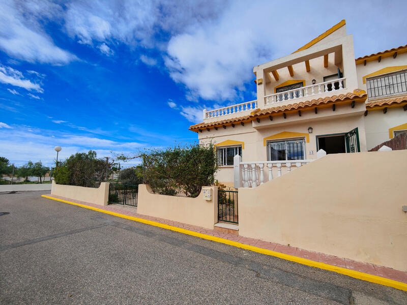 3 bedroom Townhouse for sale