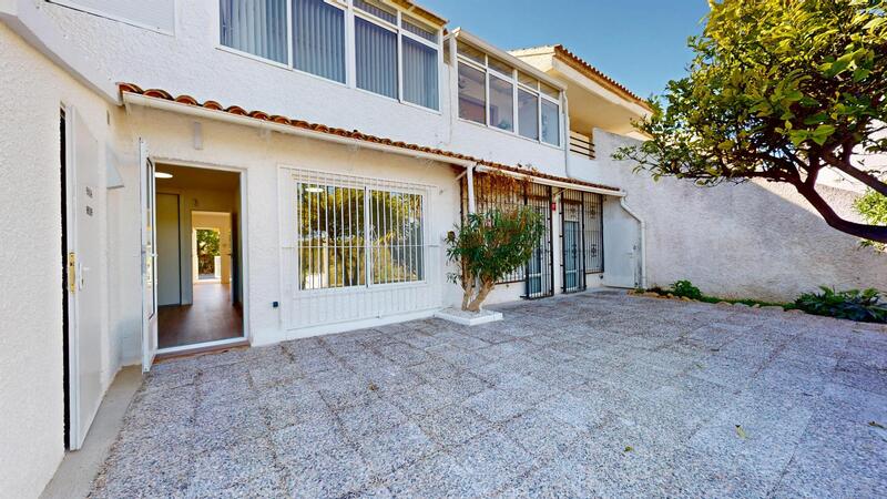 Villa til salgs i Orihuela Costa, Alicante