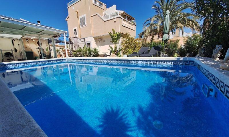3 Cuarto Villa en venta