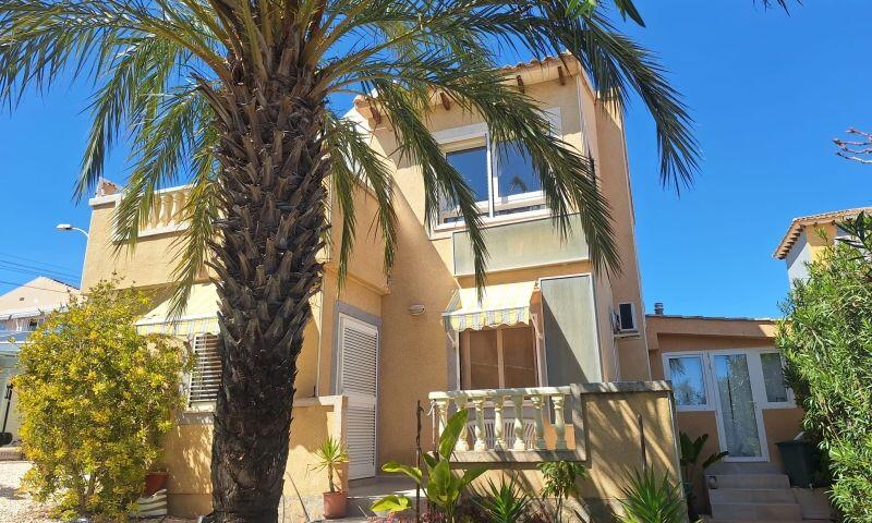 3 Cuarto Villa en venta