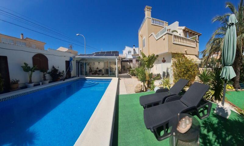 3 Cuarto Villa en venta