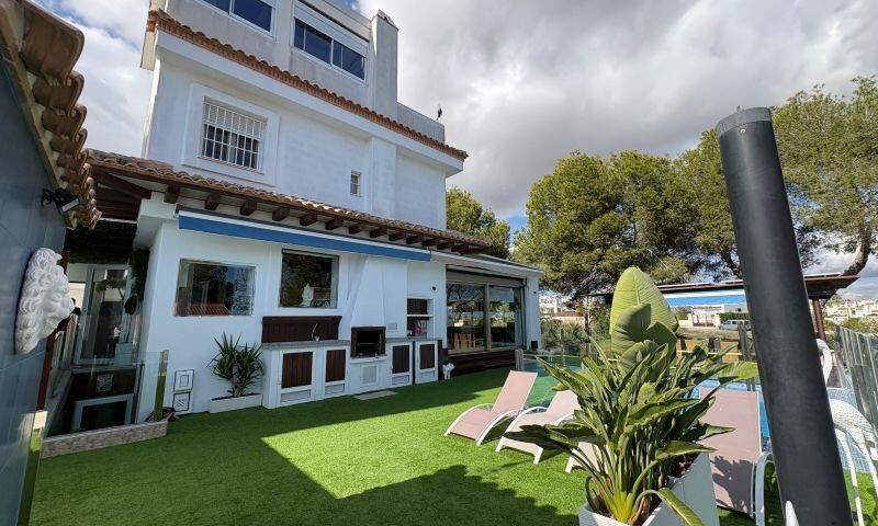 3 Cuarto Villa en venta