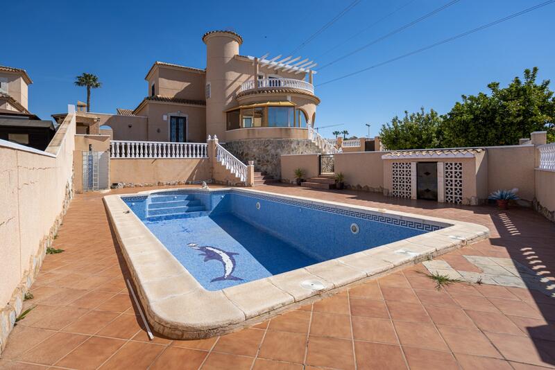 5 Cuarto Villa en venta