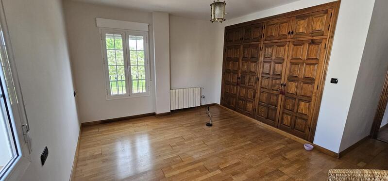 4 bedroom Country House for sale