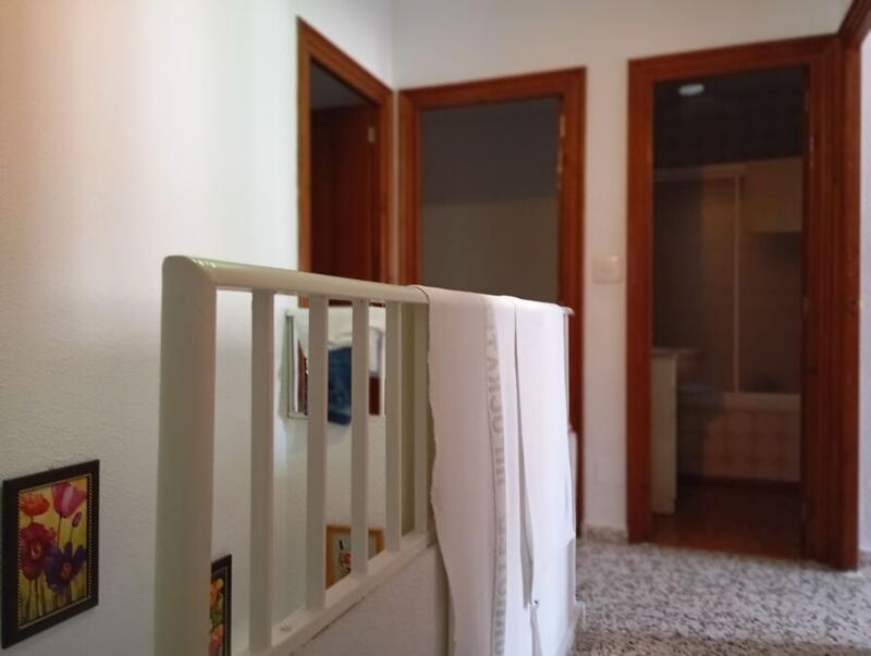 4 slaapkamer Gezinswoning Te koop