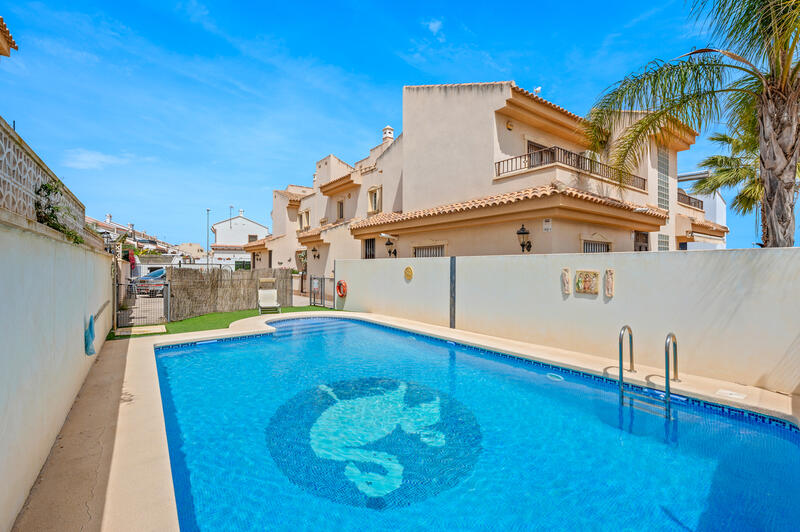 Byhus til salg i San Miguel de Salinas, Alicante