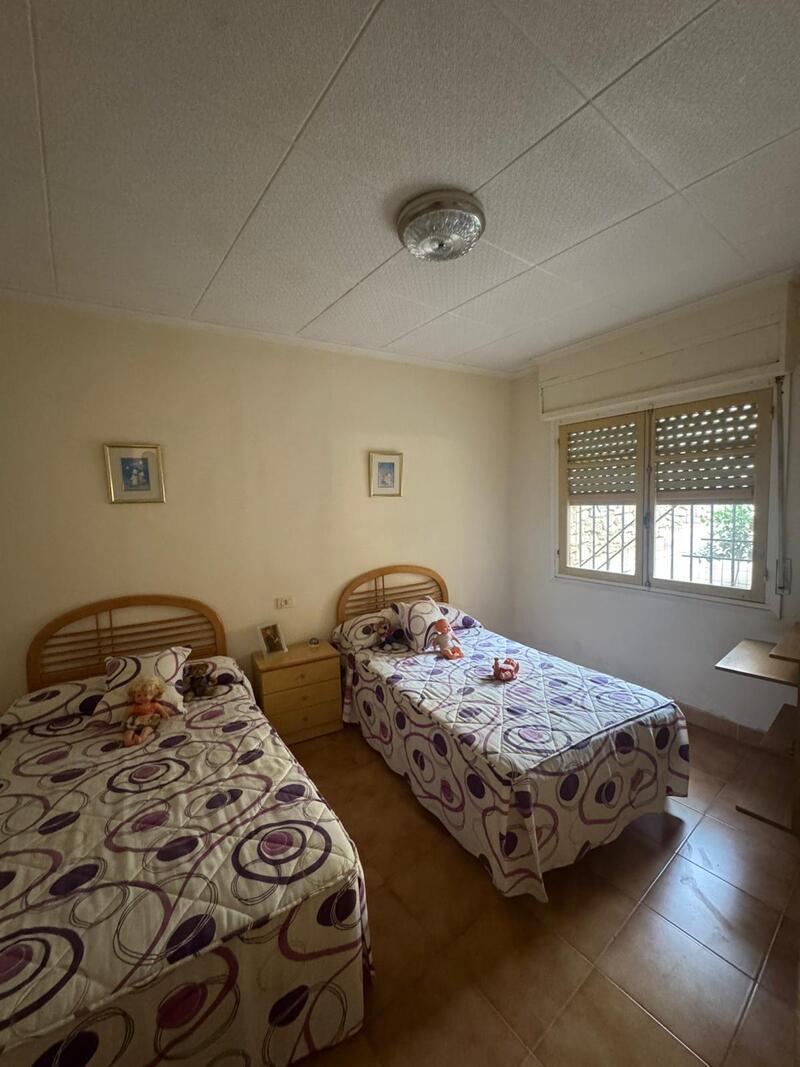 8 Cuarto Adosado en venta