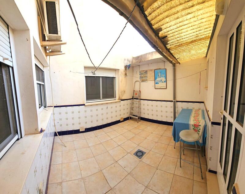 2 bedroom Townhouse for sale