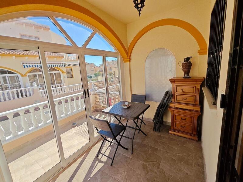 2 bedroom Townhouse for sale