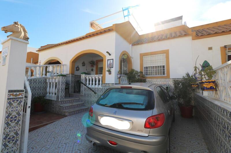 2 soveværelse Villa til salg i Torrevieja, Alicante