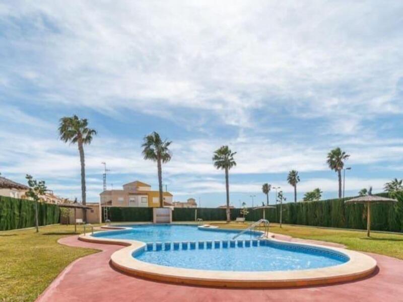 2 soveværelse Villa til salg i Torrevieja, Alicante
