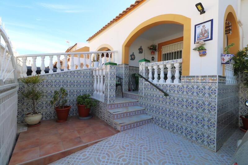 2 soveværelse Villa til salg i Torrevieja, Alicante