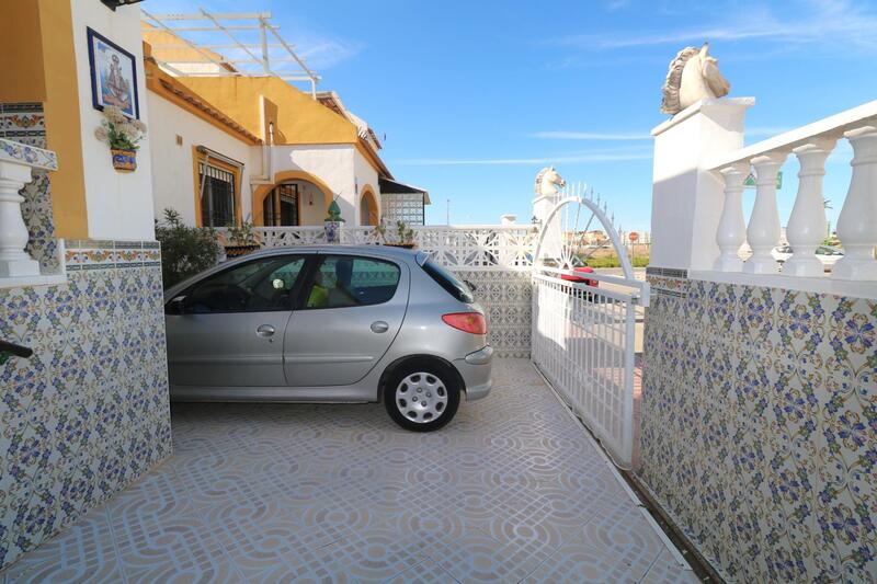 2 soveværelse Villa til salg i Torrevieja, Alicante