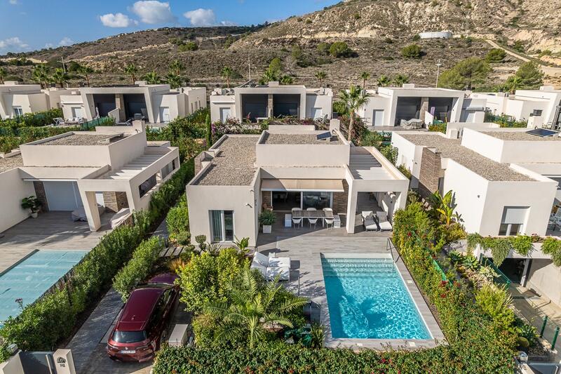 Villa en venta en Algorfa, Alicante