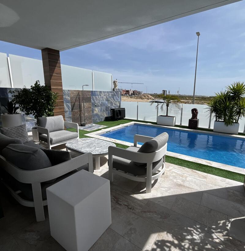 Adosado en venta en Orihuela, Alicante