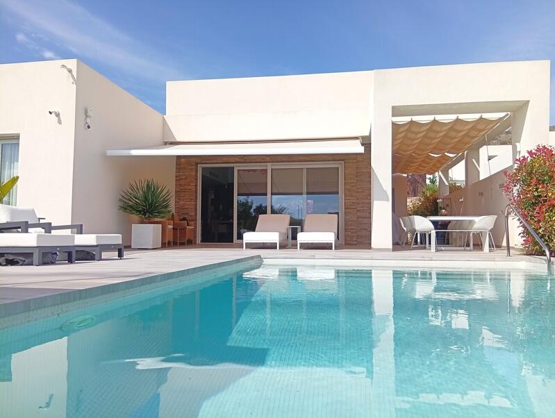 Villa til salg i Algorfa, Alicante