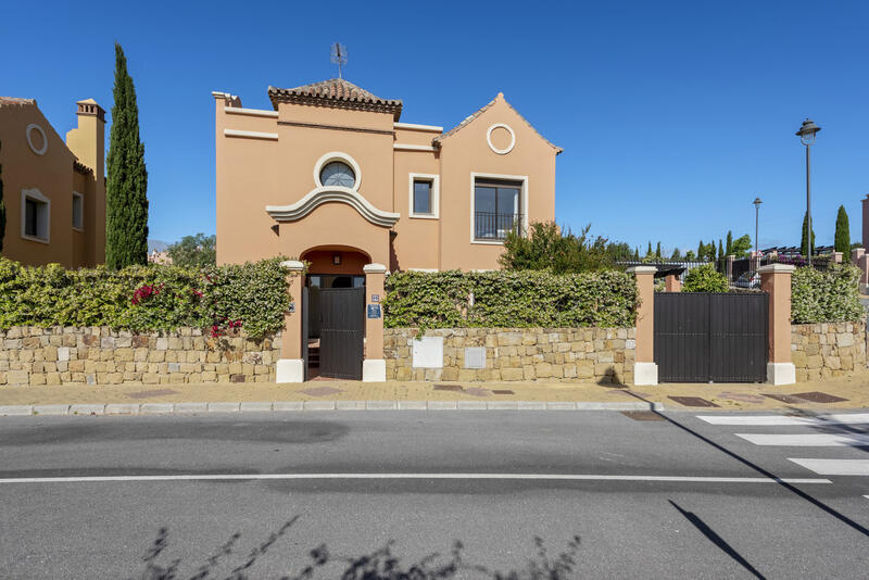 Villa til salg i Estepona, Málaga
