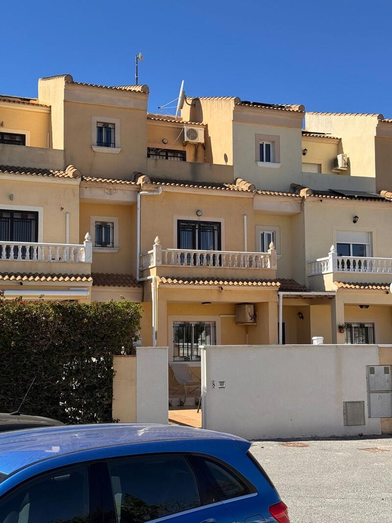 3 sovrum Radhus till salu i Campoamor, Alicante