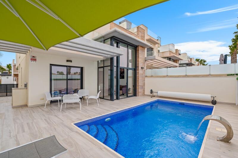 Villa en venta en Orihuela Costa, Alicante