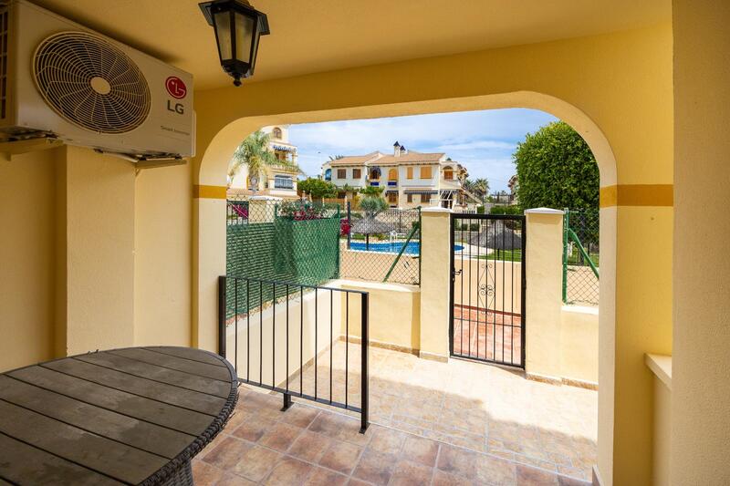 2 soverom Villa til salgs i Torrevieja, Alicante