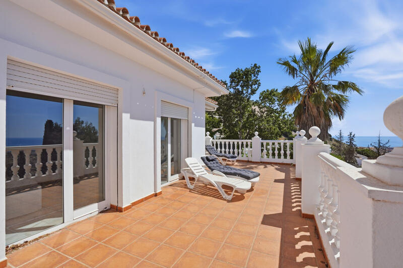6 bedroom Villa for sale