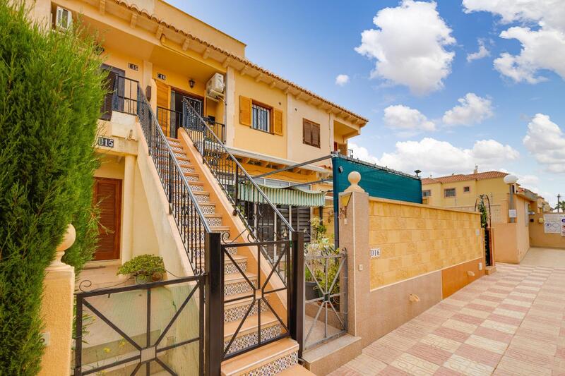 Villa til salg i Torrevieja, Alicante