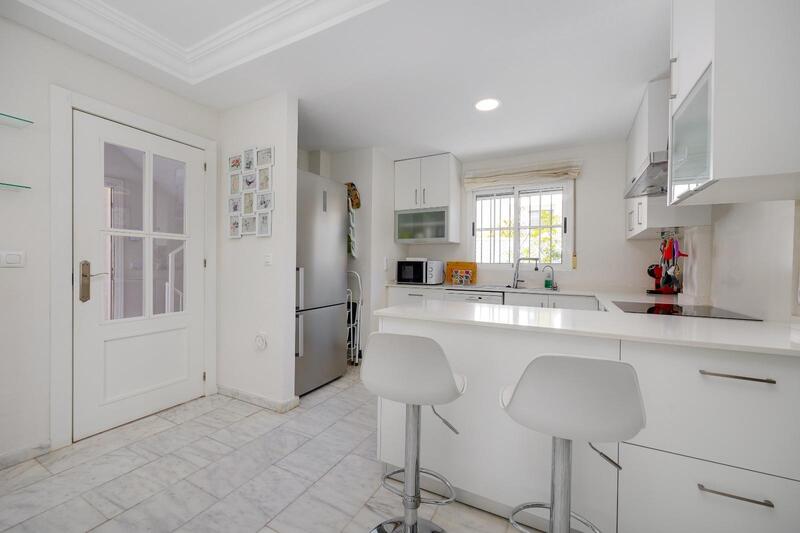 4 bedroom Townhouse for sale