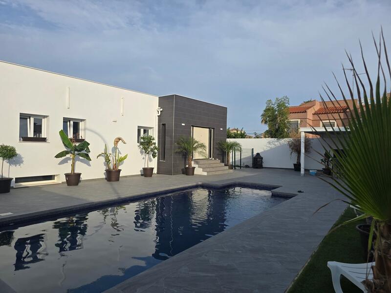 Villa for sale in Rojales, Alicante