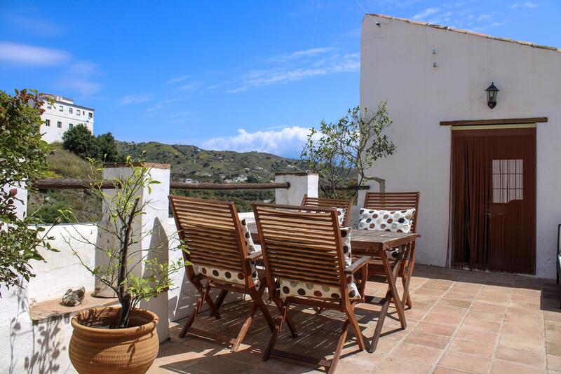 4 bedroom Townhouse for sale