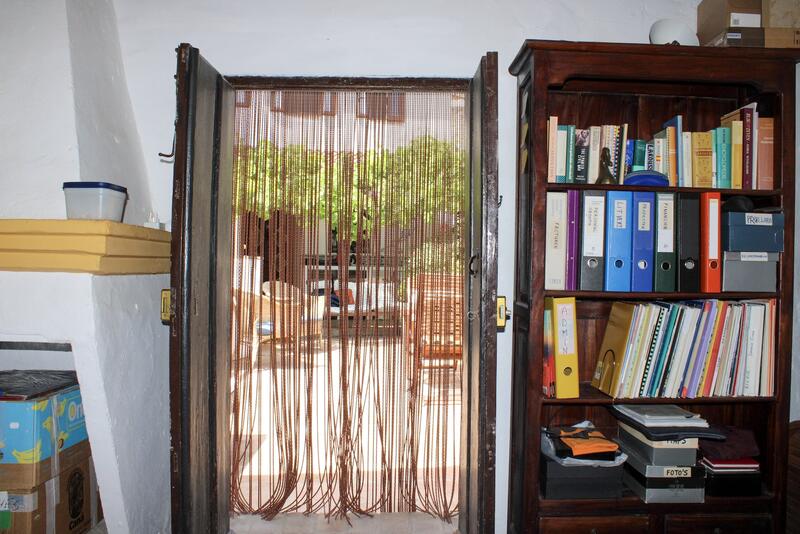 4 bedroom Townhouse for sale