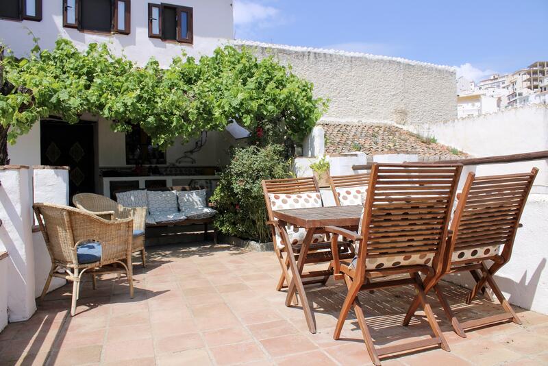 4 bedroom Townhouse for sale