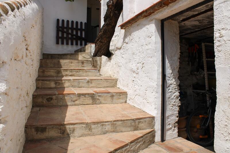 4 bedroom Townhouse for sale
