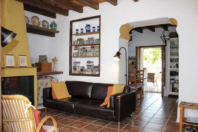 4 bedroom Townhouse for sale