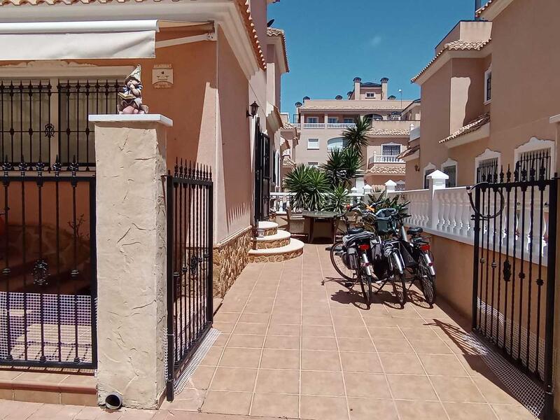 3 bedroom Townhouse for sale
