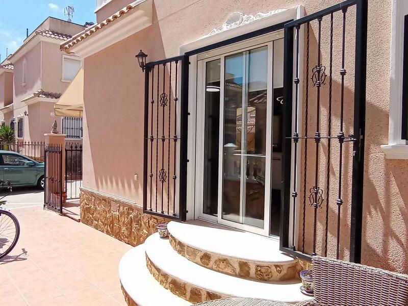 3 bedroom Townhouse for sale