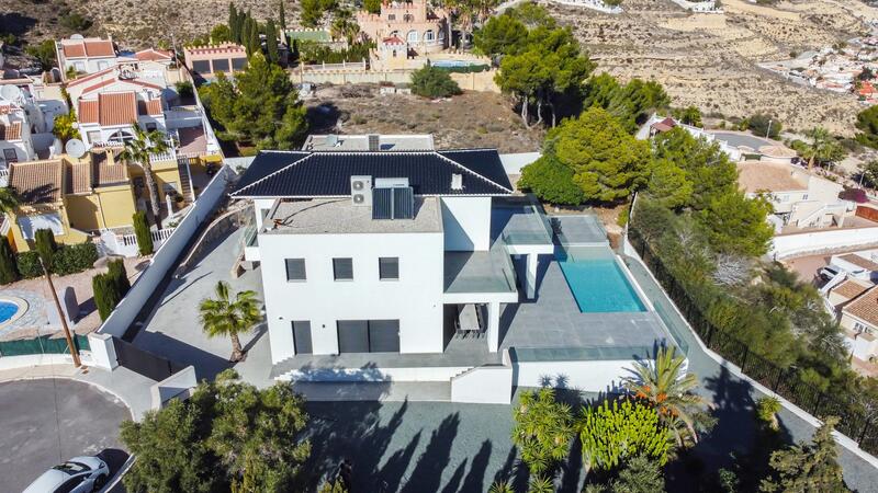 6 Schlafzimmer Villa zu verkaufen