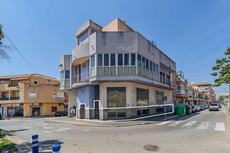 Local Comercial en venta en Torrevieja, Alicante