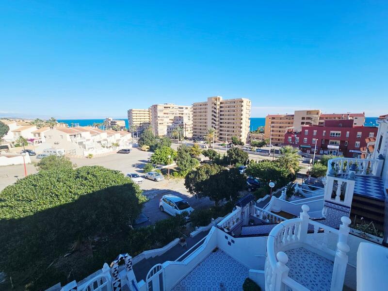 Duplex zu verkaufen in Torrevieja, Alicante