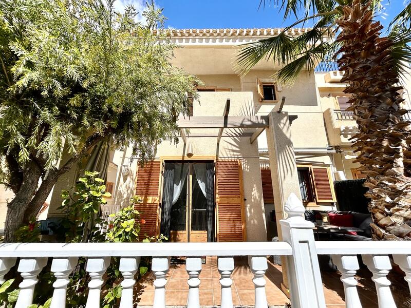 2 soverom Rekkehus til salgs i Playa Flamenca, Alicante