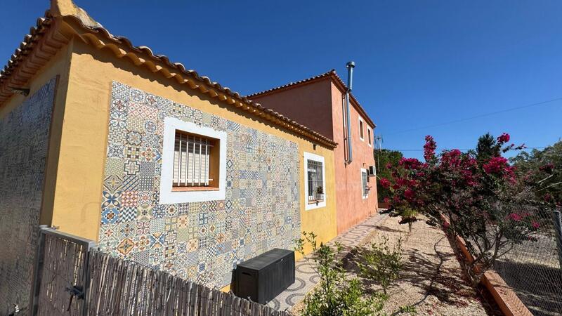 6 bedroom Country House for sale