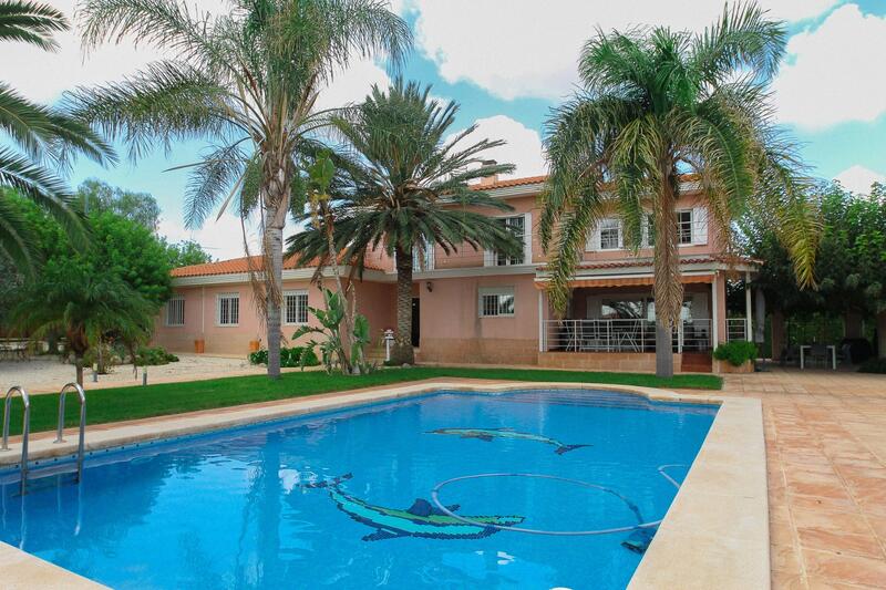 Villa en venta en San Vicente del Raspeig, Alicante