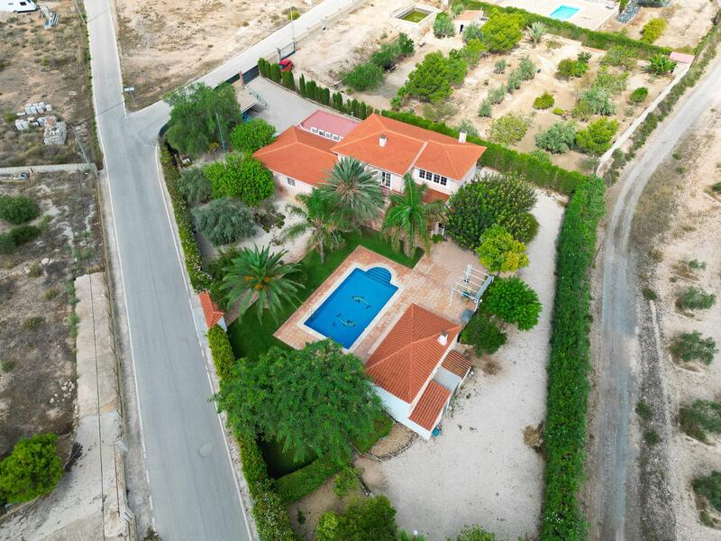 6 Cuarto Villa en venta