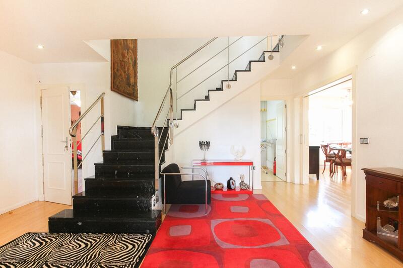 6 Cuarto Villa en venta