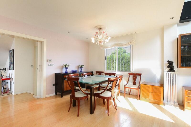 6 Cuarto Villa en venta