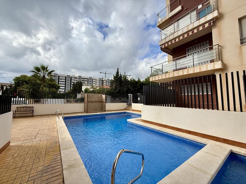 2 soveværelse Lejlighed til salg i Torrevieja, Alicante