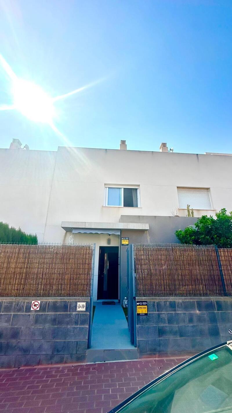 2 Schlafzimmer Stadthaus zu verkaufen 2 Schlafzimmer Stadthaus zu verkaufen