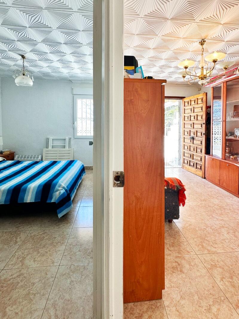 2 slaapkamer Gezinswoning Te koop